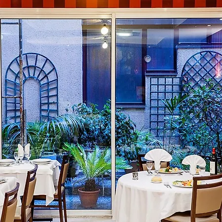 מלון Panorama 4*